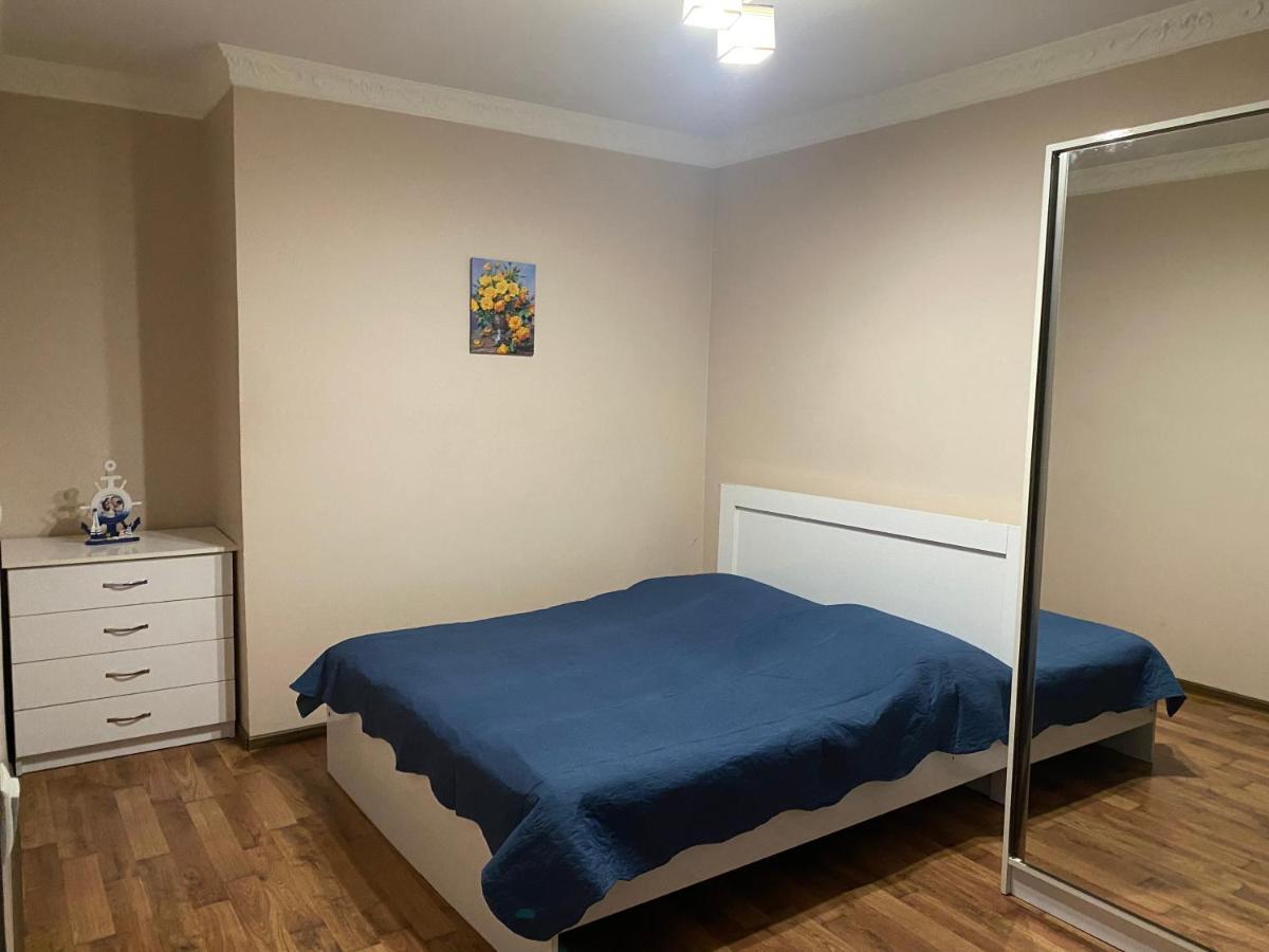 Daniel Sea View Apartment Батуми Экстерьер фото