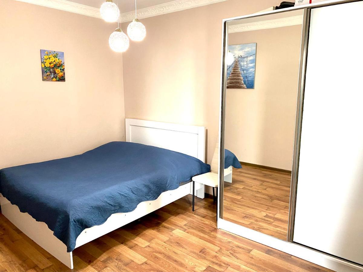 Daniel Sea View Apartment Батуми Экстерьер фото